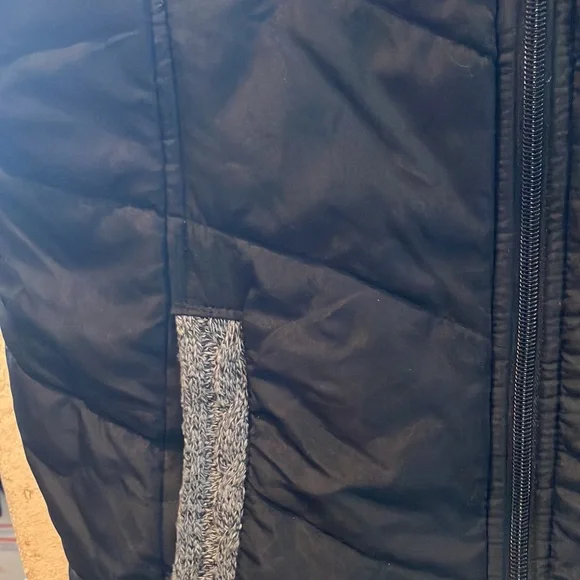 FINAL MARKDOWN Indigo puffer vest medium - Picture 2 of 6